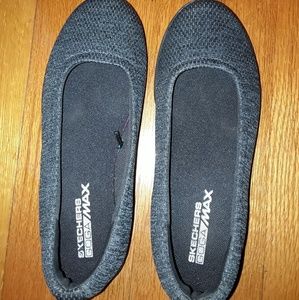 SOLD~NWOT SKECHERS Grey/Black GO MAX women's SZ6.5